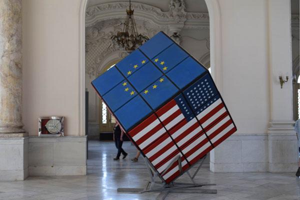 An art piece on exhibit at Gran Teatro de La Havana